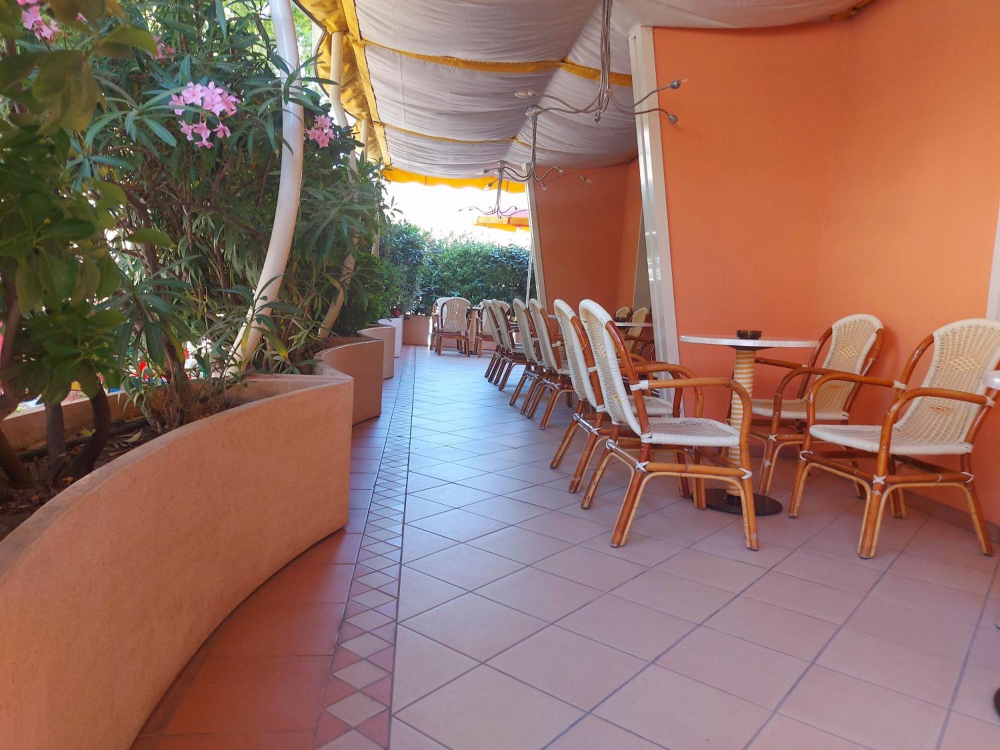Hotel Joli Чезенатико Экстерьер фото